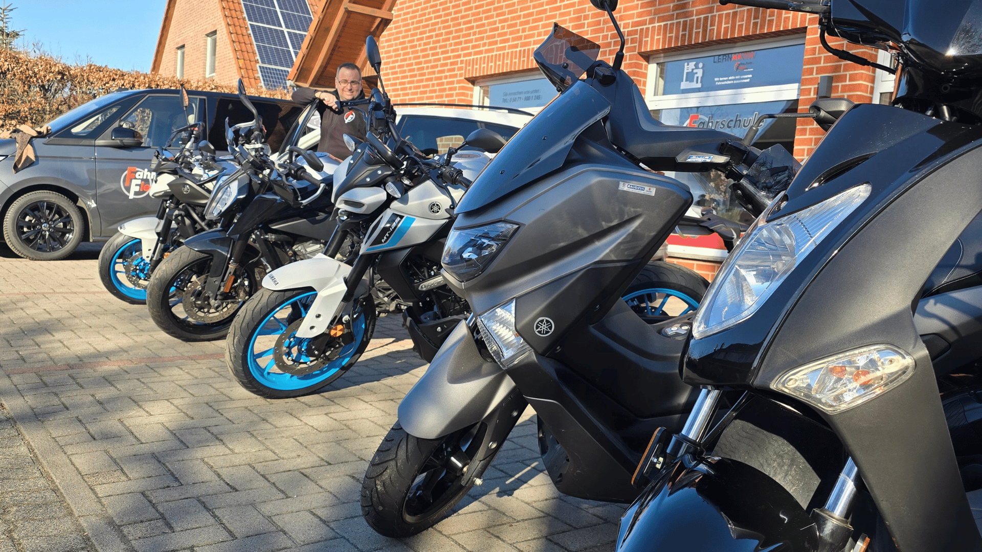 Motorräder und Roller der Fahrschule Flegel am Standort Schwarmstedt für die Zweirad-Führerscheinausbildung